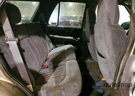 1999 Chevrolet Blazer из США, поврежденный, VIN 1GNDT13W4X2222738